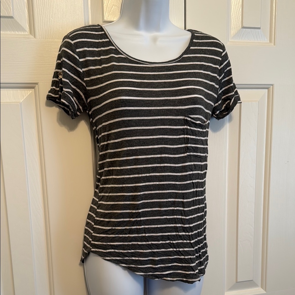 Black and Gray Fitted Short Sleeve Tee
